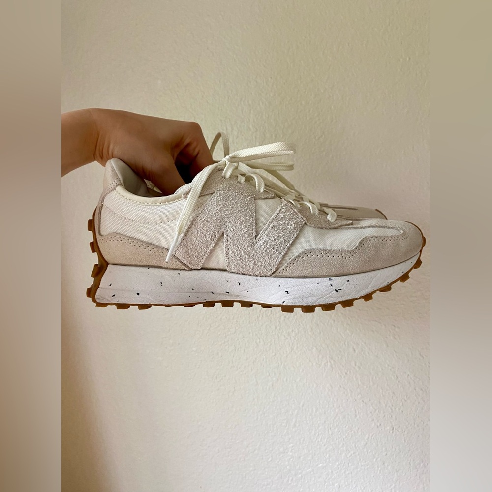 New Balance 327 Sneakers - Picture 3 of 6